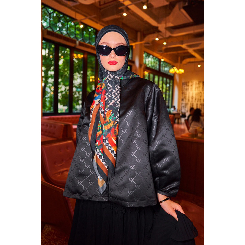 VZ Luxia Top – Black Velvet - Preloved 