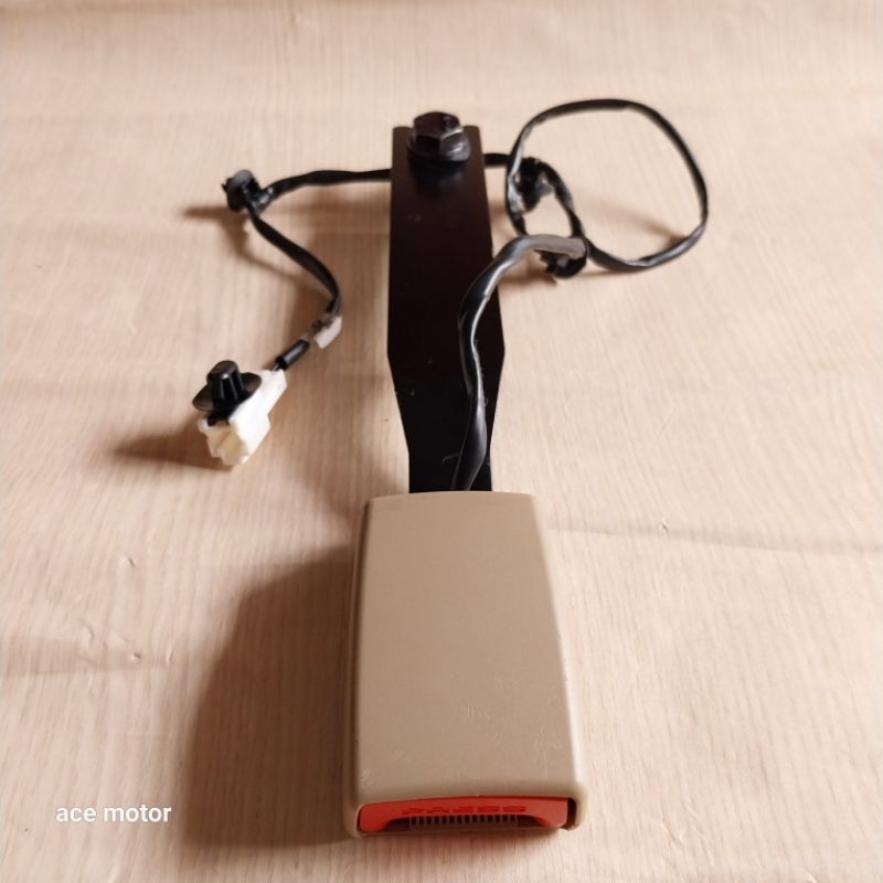

stik tangkai seat belt seatbelt lock kunci avanza xenia rush terios mobil universal kayak digambar
