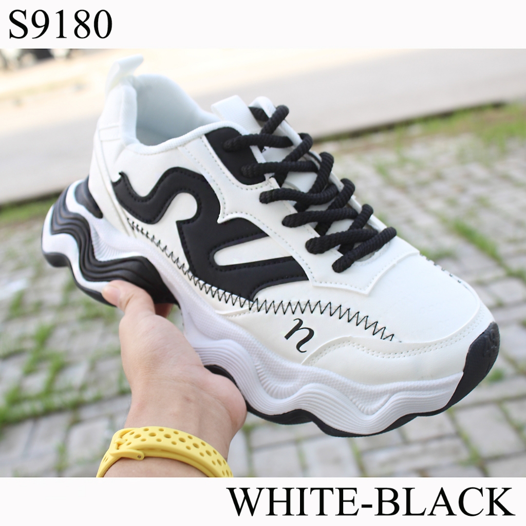 NEW TERBARUUUU Sneaker Kasual Wanita Import Sepatu Pria Jalan Sepatu Kasual Pria Sneakers Kulit Pria