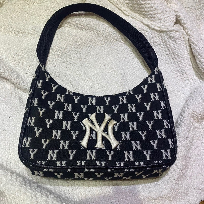 Preloved MLB hobo bag authentic black monogram