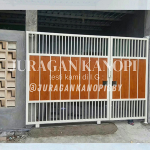 pagar besi / pagar rumah grc woodplank minimalis terpasang