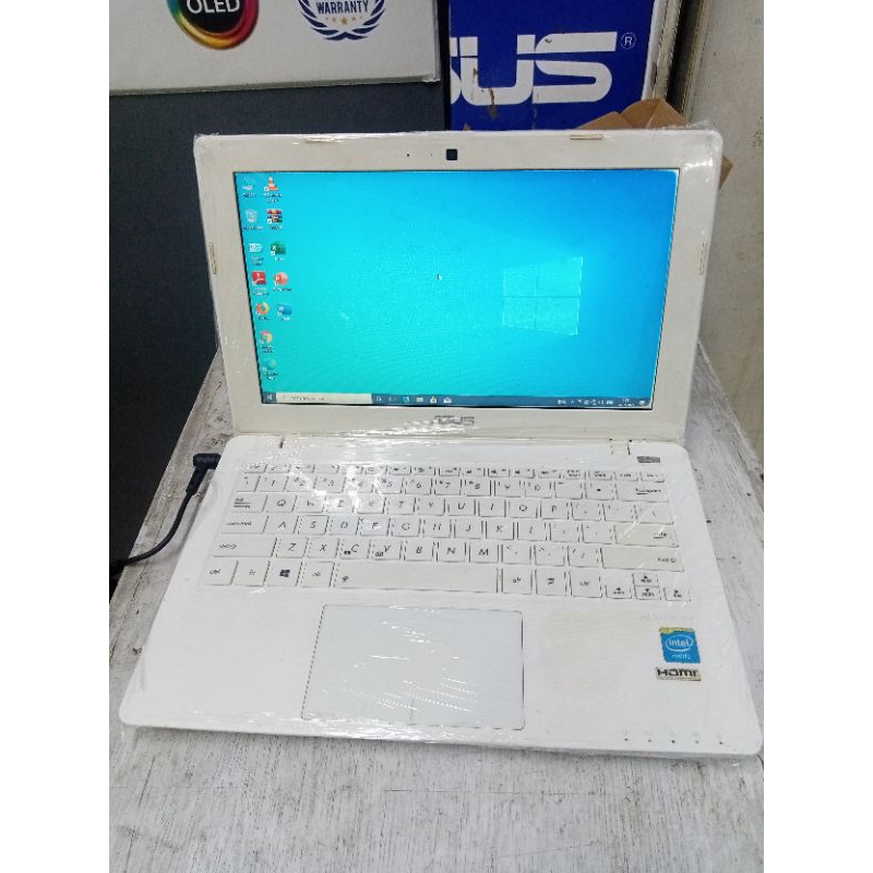 Laptop Asus x200MA/ram 2/ssd 128