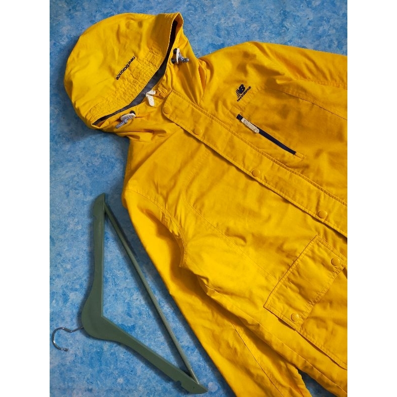 Jacket Outdor New Balance size on tag 90