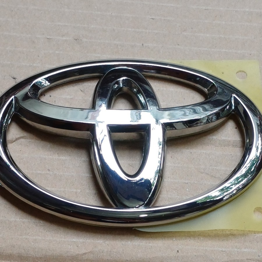 logo emblem grill depan blakang avanza 2004-2011 original