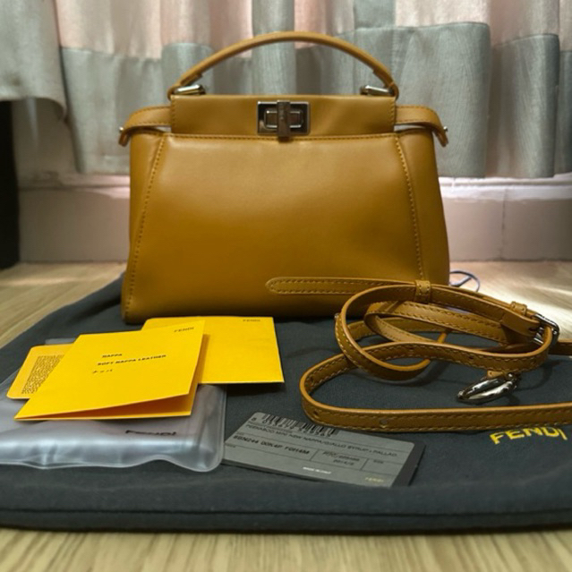 Preloved Fendi bag peekaboo