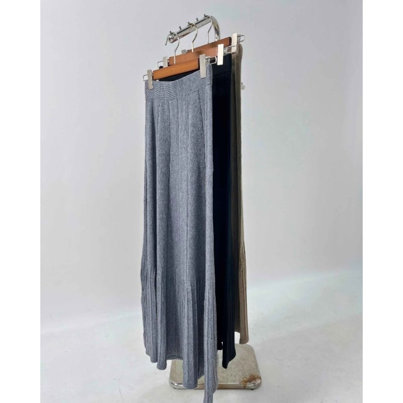 _byKIA | ANALIE LONG FLAIRE KNIT SKIRT | ROK RAJUT by PINKDOSE