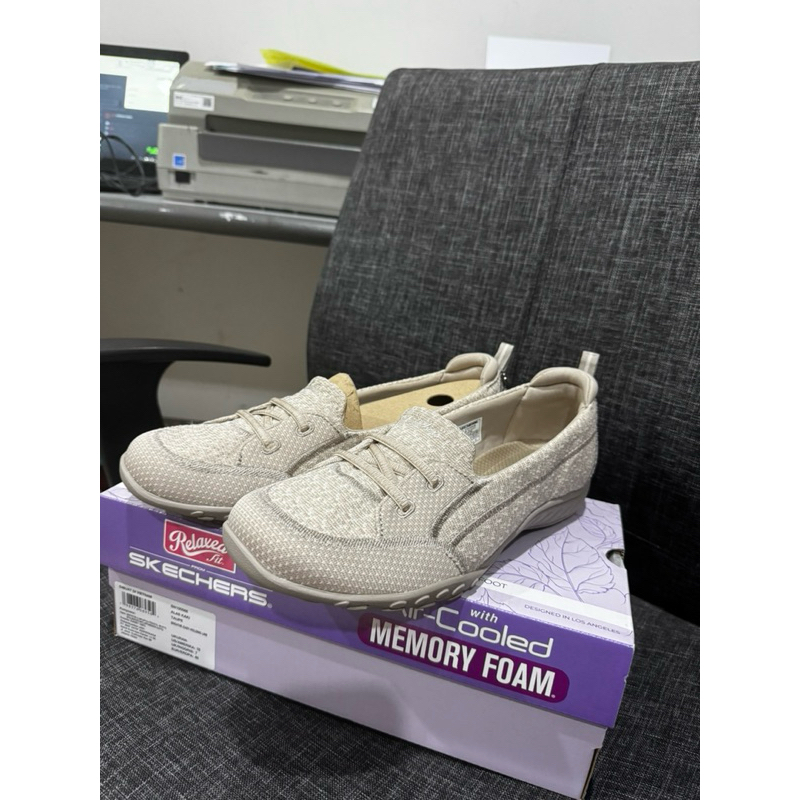 sepatu skechers woman memory foam relaxed fit