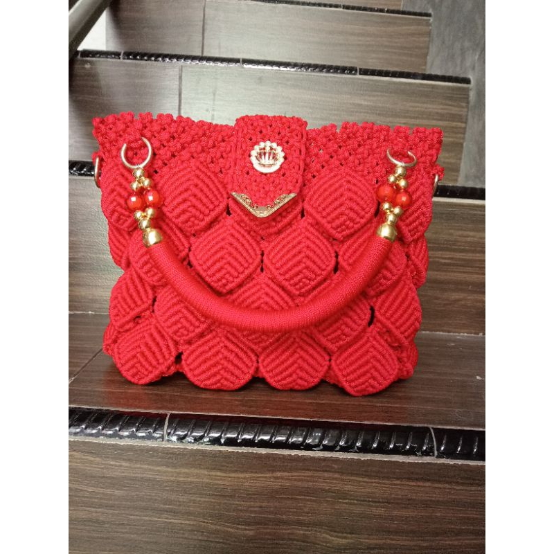 Tas talikur motif daun melentik