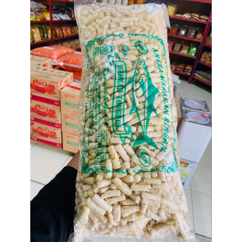 

KRUPUK TONGKOL ORI DAN SAMBAL IJO