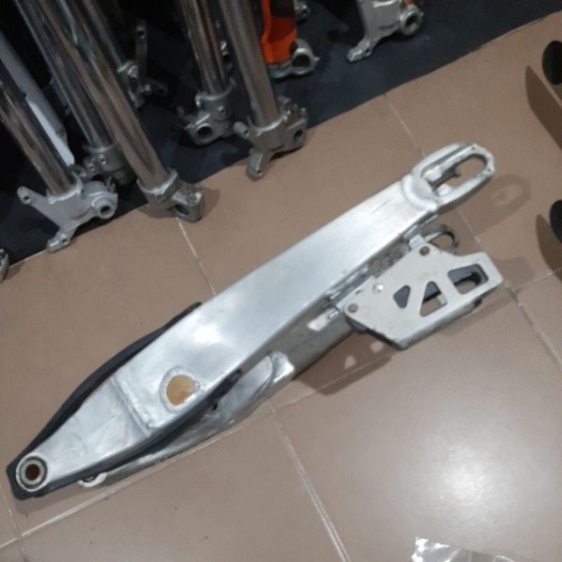 Arm swingarm + chain guide + chain slider Yamaha YZ 125 250