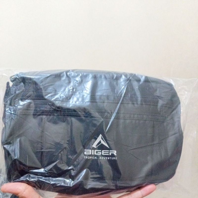 Sling bag clutch bag hand bag pria warna hitam