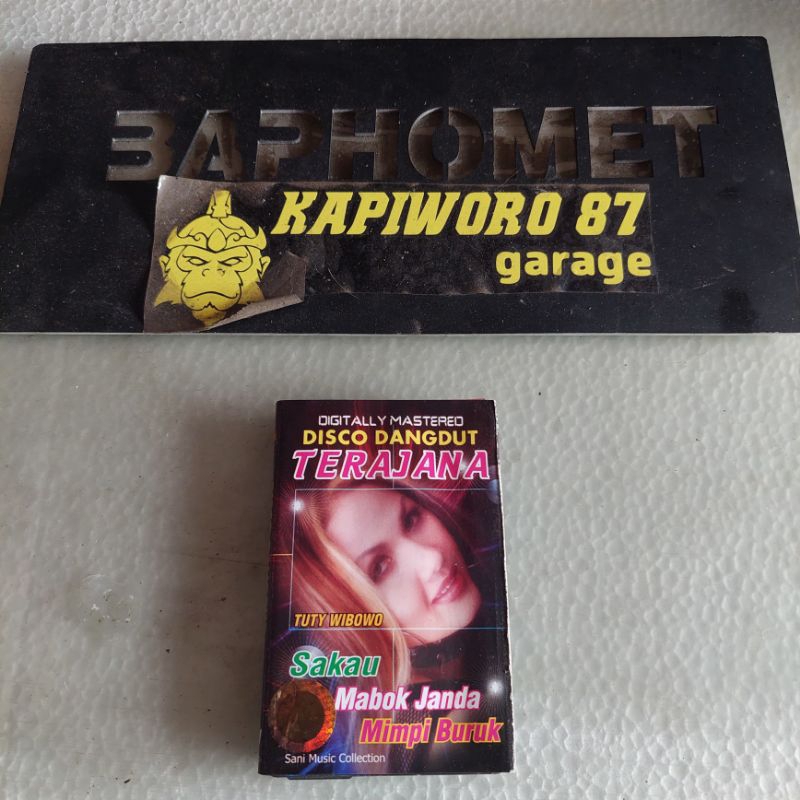 Kaset Pita Album Disco Dangdut Terajana