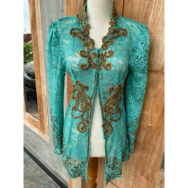 Kebaya/kebaya preloved/kebaya penyanyi preloved/kebaya wisuda