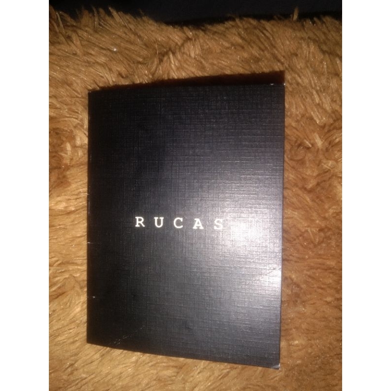 

Rucas Kotak Kertas Hitam