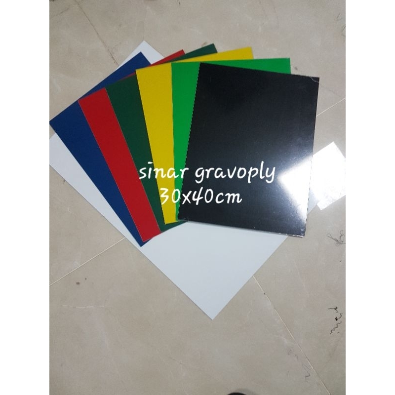 

gravoply hitam teks putih..putih teks hitam..kuning teks hitam ..hijau toska teks putih ..hijau tua teks putih ..Merah teks putih ..Ungu teks putih ukuran 30x40cm tebal 1.5mm