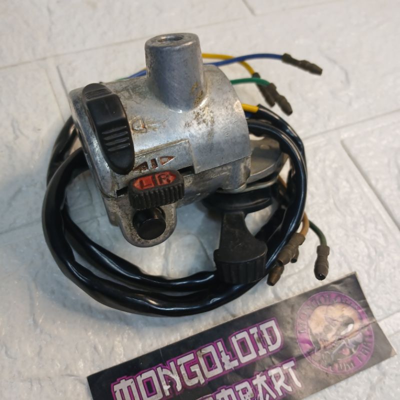 marking yamaha holder saklar kiri plus tuas choke yamaha V75 V 75 tahun tua ori original