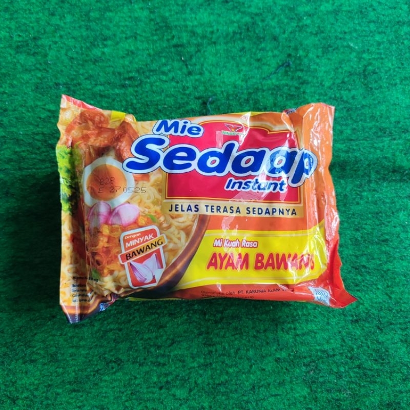 

Mie instan Sedaap rebus Ayam Bawang 70g