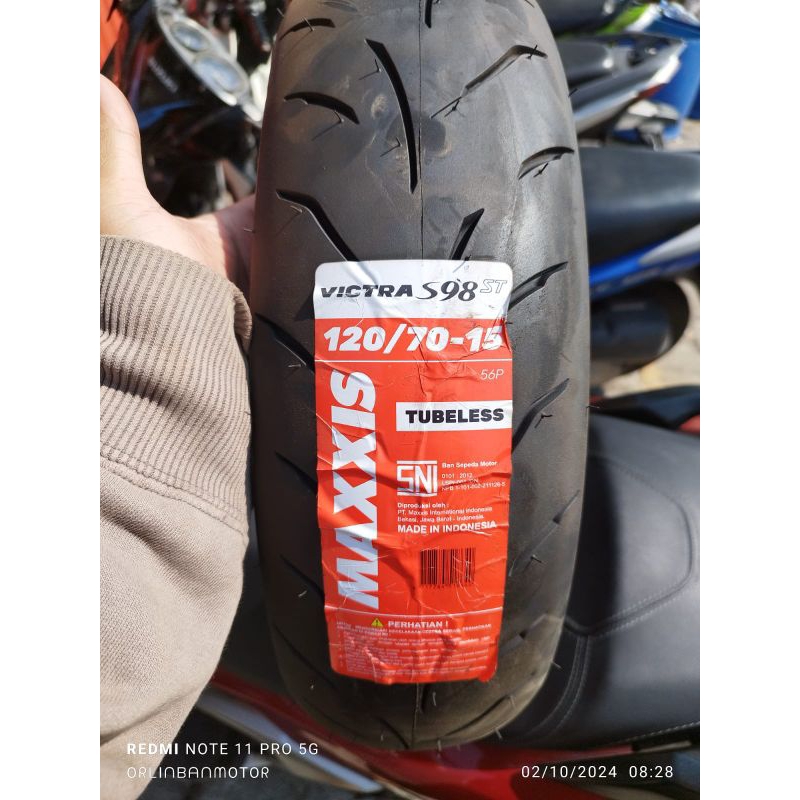 BAN MAXXIS DEPAN XMAX 250CC/BAN MAXXIS VICTRA 120/70-15/BAN LUAR DEPAN YAMAHA XMAX