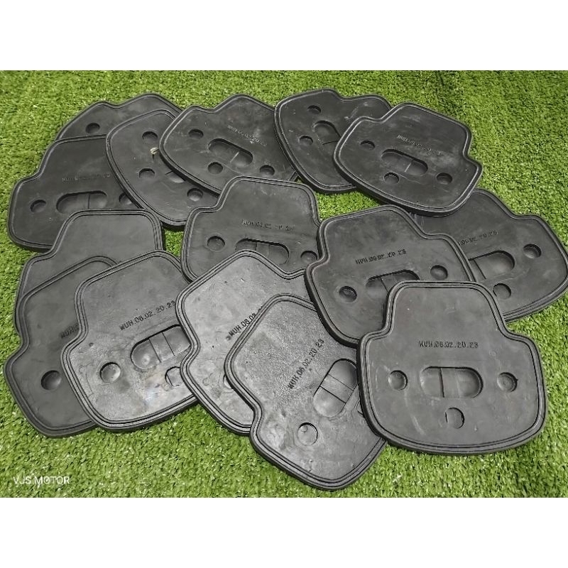 Karet Dudukan Lampu Stoplam Belakang Vespa Super-Sprint