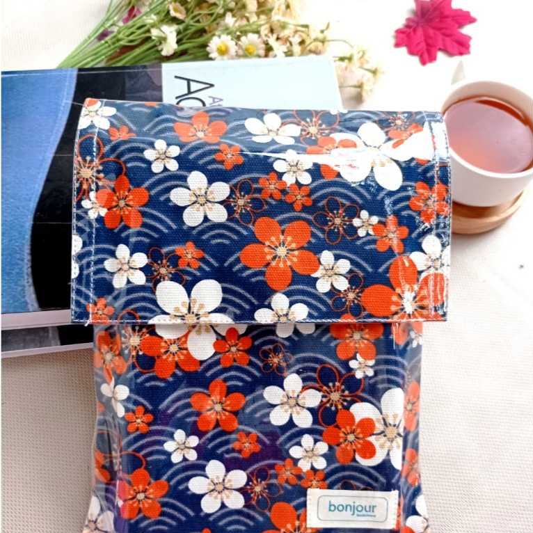 

Book Sleeve Waterproof : Sakura