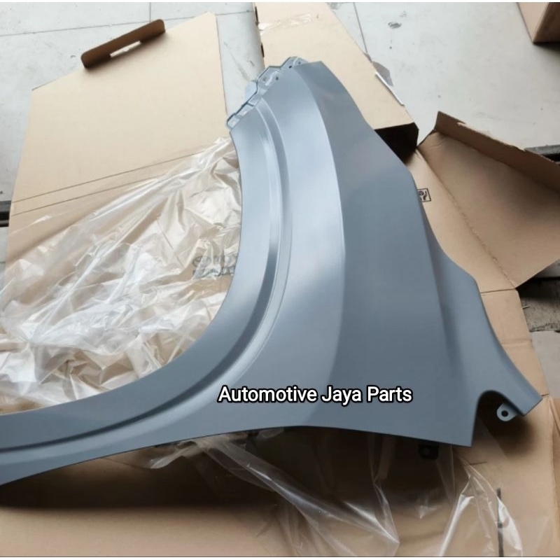 Fender Spakbor Innova Zenix Original