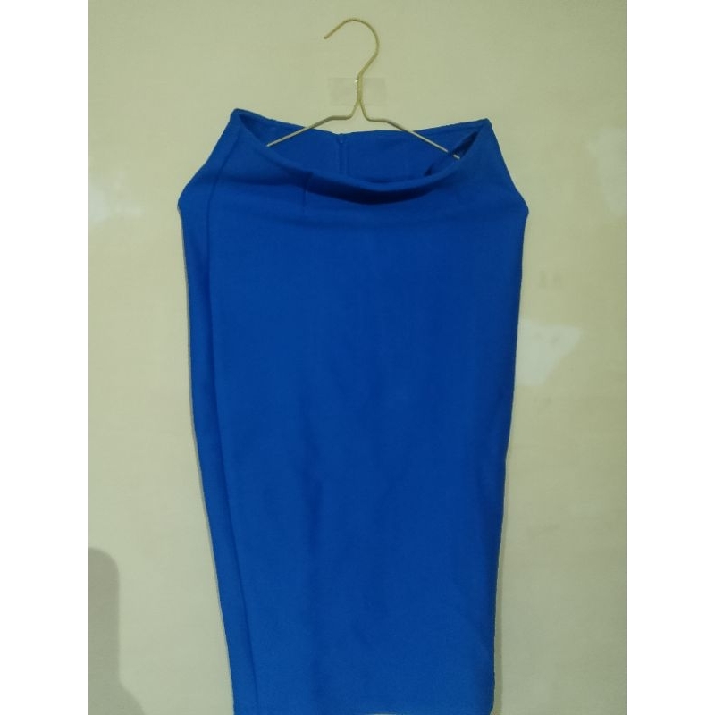Rok span warna biru