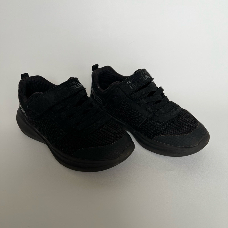 sepatu skechers anak hitam