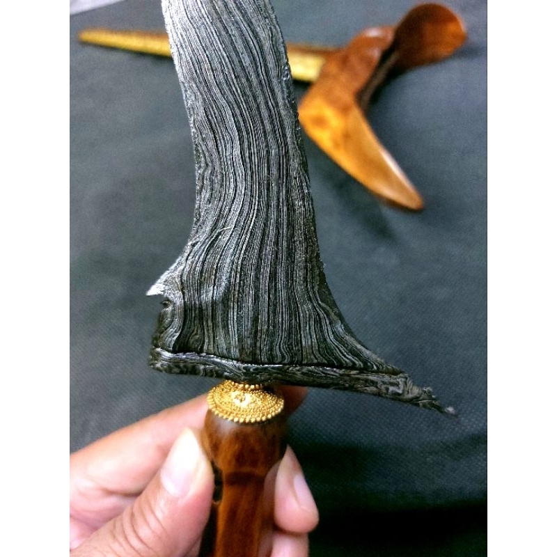 Pusaka keris Carangsoka, luk 9, original, pamor miring adeg rambut, Mojopahit.