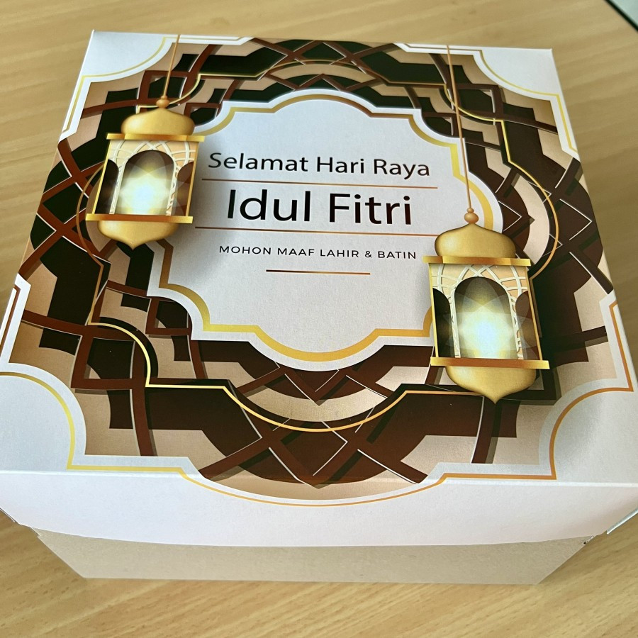 

( 3 Pcs ) Box Cake Idul Fitri White Brown Dus Kotak Lapis Legit Kardus Ukuran 25x25cm