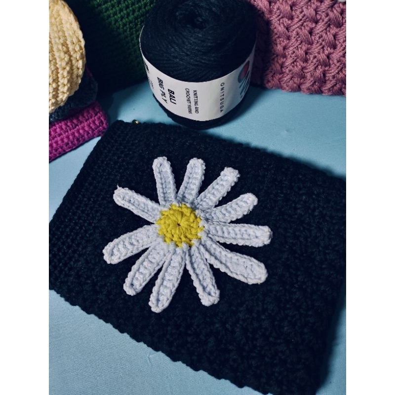 tas hp rajut bunga Daisy