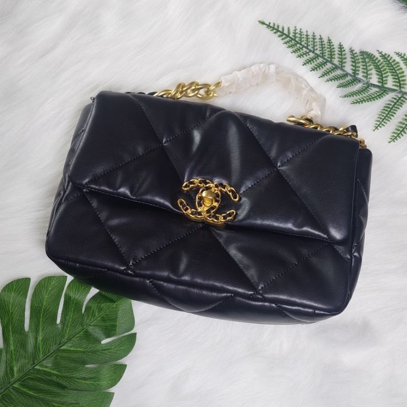 chanel 19 flap black bag