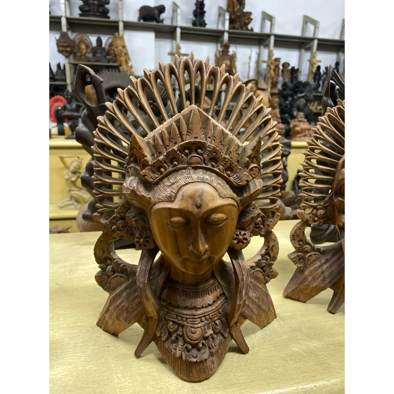 Patung Wanita Jangger Bali