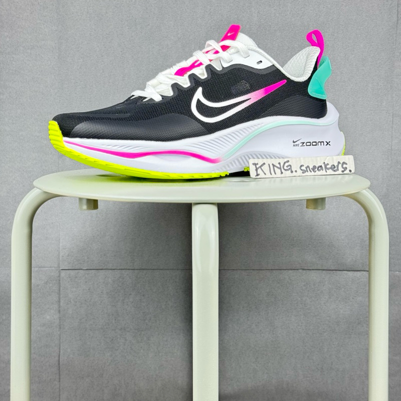 NIKE ZOOMX PLUS BLACK WHITE PINK