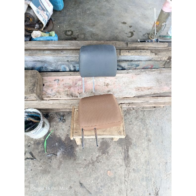 Headrest Jok Sandaran Kepala Baris 3 Tengah Innova G V Original Copotan