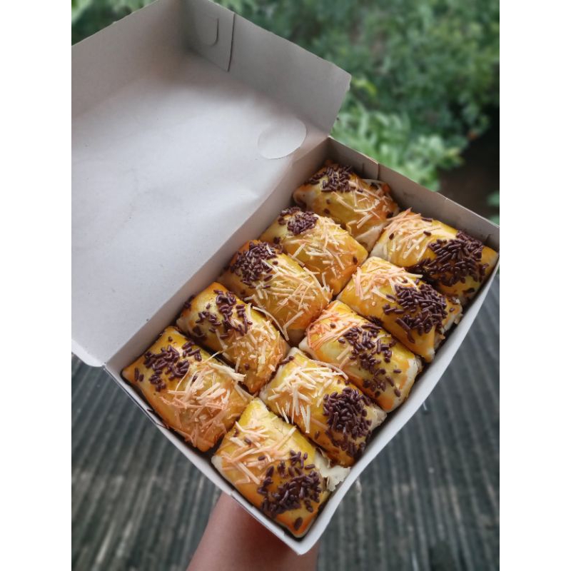 

BOLEN PISANG COKLAT KEJU KUE PASTRY BOLEN HOMEMADE