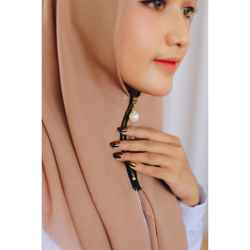 Hijab Zipper Segi Empat Instan Resleting Lasercut / Kerudung Instan Segi Empat Zipper Lasercut