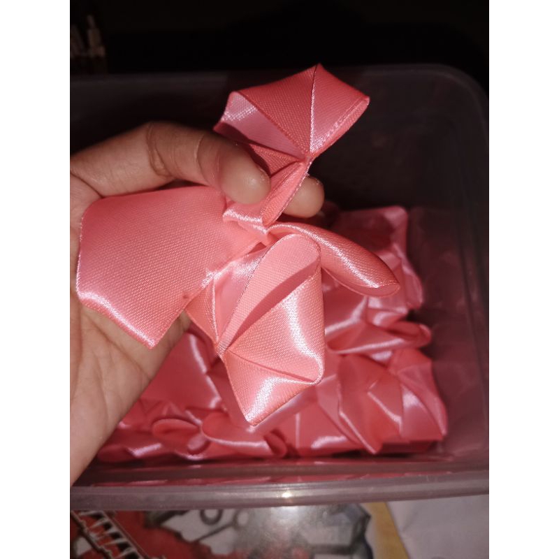 

kelopak bunga mawar satin(warna pink)