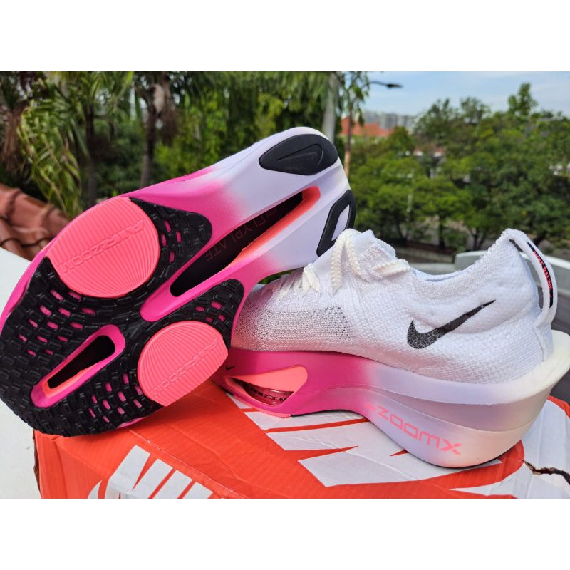 Zoomx Sepatu Olahraga Pink