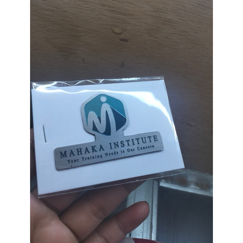 Pin custom Mahaka institute bahan stenlis uk 7x2cm