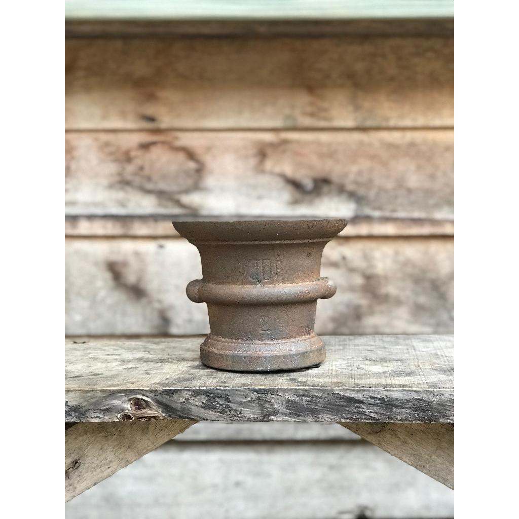 Lumpang besi lawas tanpa halu