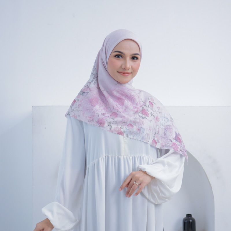 EMIRA HIJAB VOAL IN PINK HIJAB MOTIF