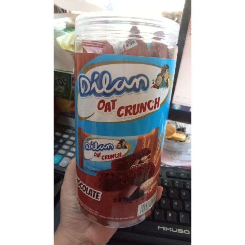 

Dilan Oat Crunch Cokelat 1 toples isi 25pcs