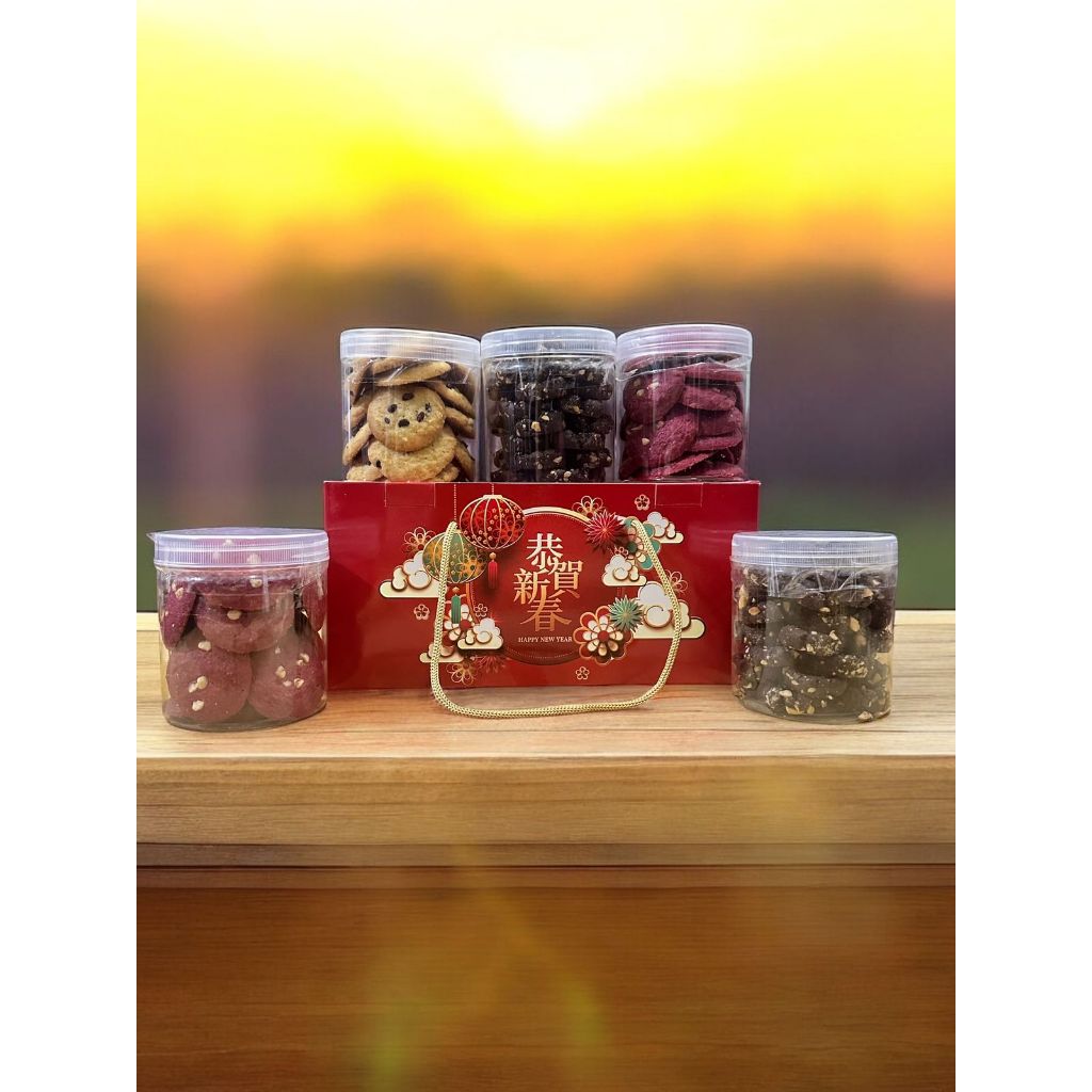 

Juandyra Shop - Hampers Imlek 2025 (Chinese New Year) Isi 3 Varian Cookies dengan Toples 600ml