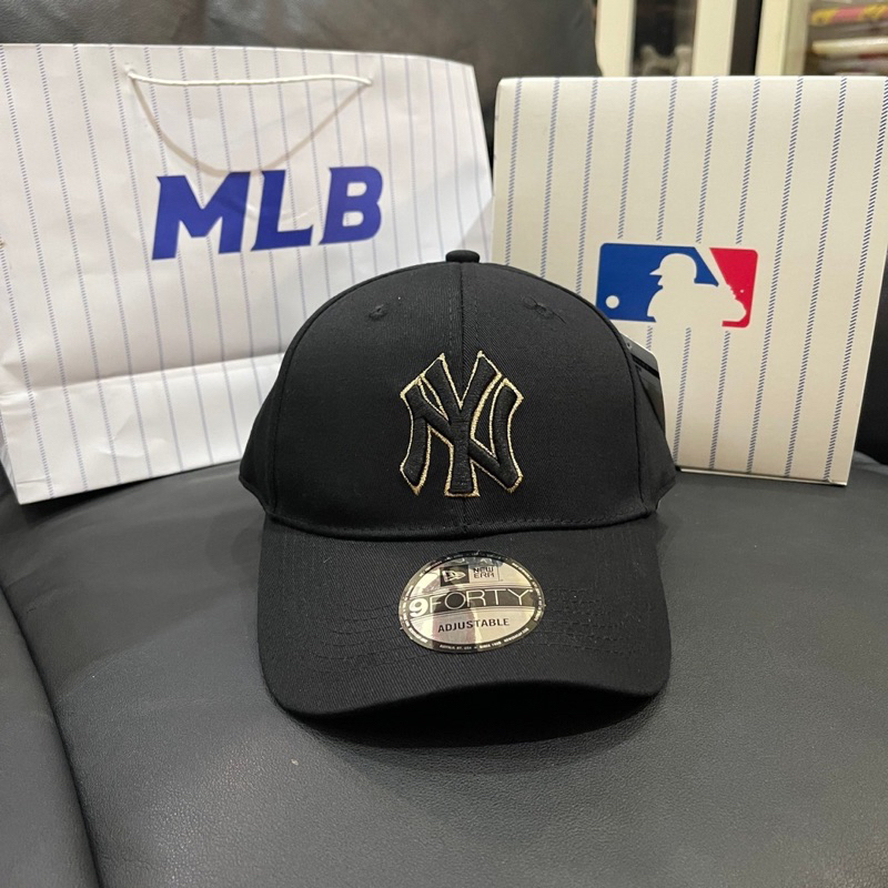 TOPI MLB NY 9 FORTY BLACK WITH LIST GOLD LOGO CAP