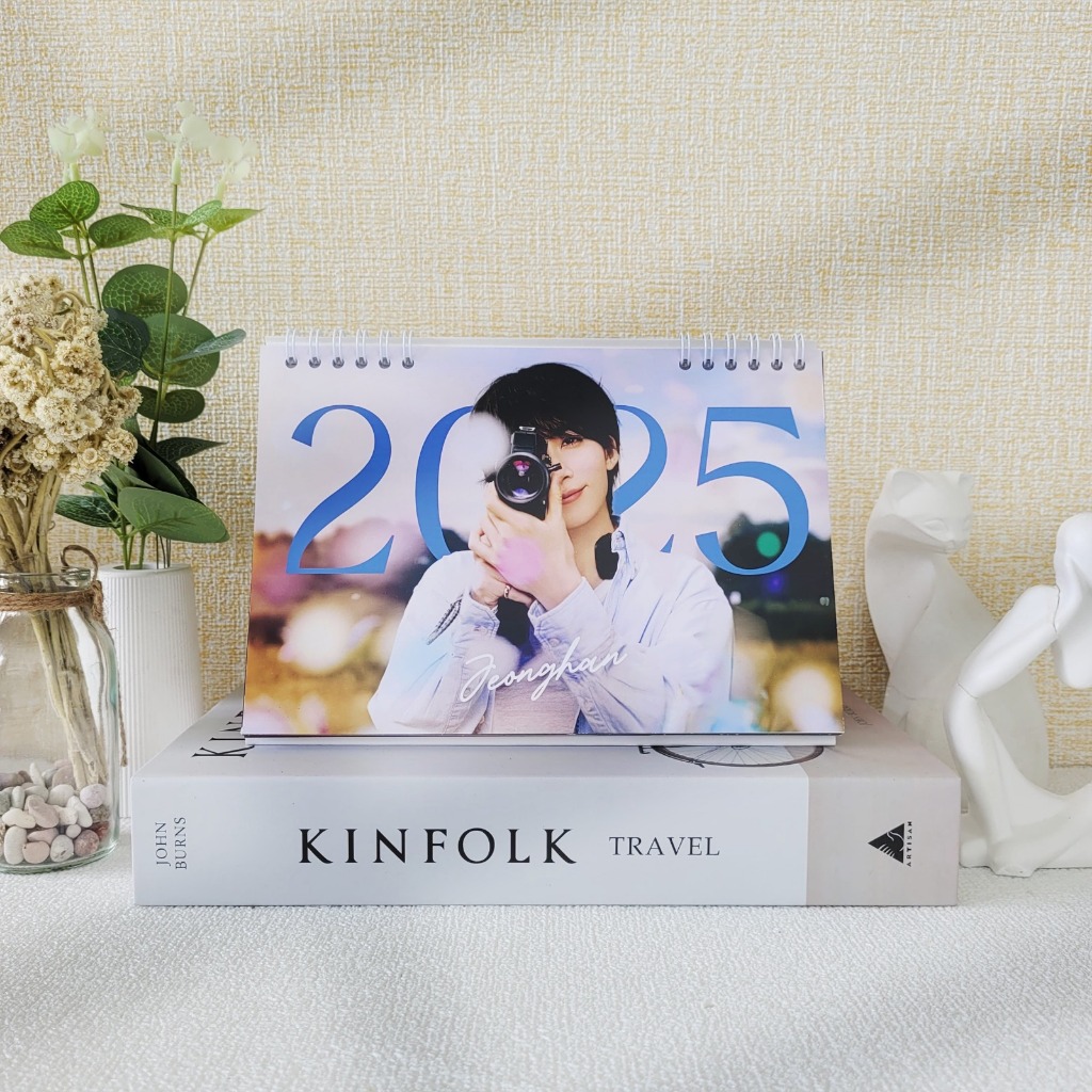 

KALENDER MEJA 2025 JEONGHAN SEVENTEEN 13 LEMBAR