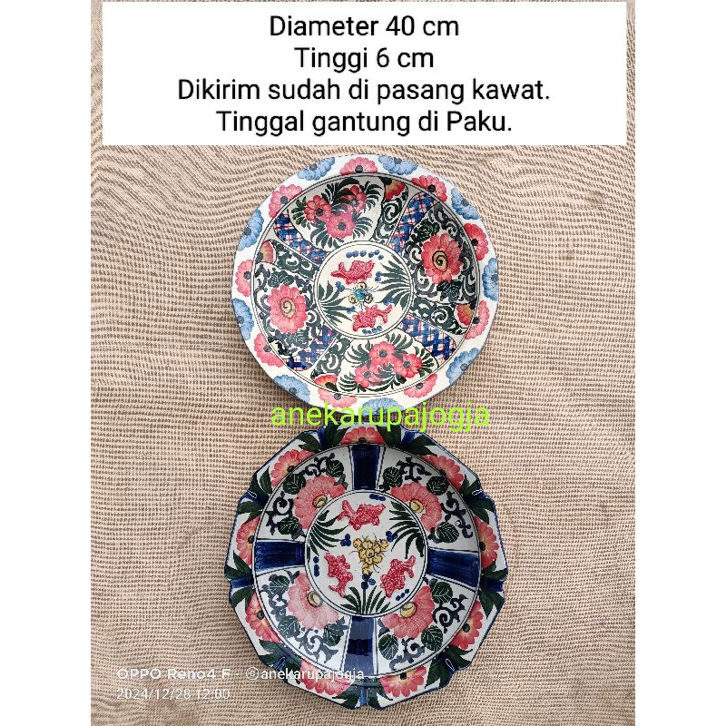 2 buah piring keramik lukis motif imari ikan timbul untuk pajangan dinding