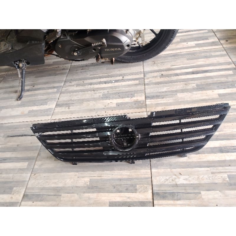 Grill Grille Nissan Serena c24 original
