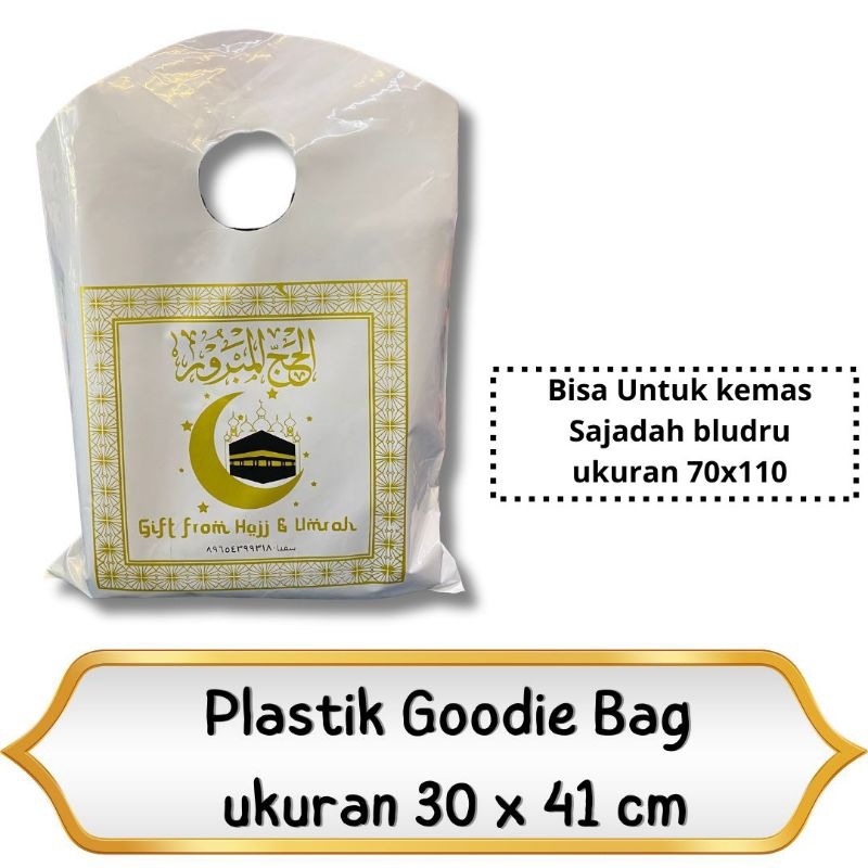 

OLEH OLEH HAJI DAN UMROH PLASTIK GIFT FROM HAJI I HAMPERS GOODIE BAG PLASTIK MOTIF NAIK HAJI DAN UMROH I TAS GOODIE BAG PLASTIK HAJI UKURAN 30X41 SEDANG