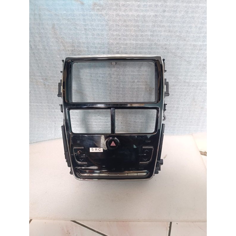 Panel AC Digital Yaris TRD 2019 Up Original