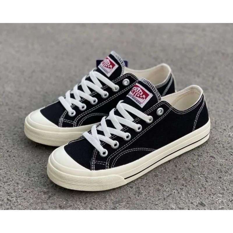 sepatu vantela sepatu sekolah hitam putih pria wanita